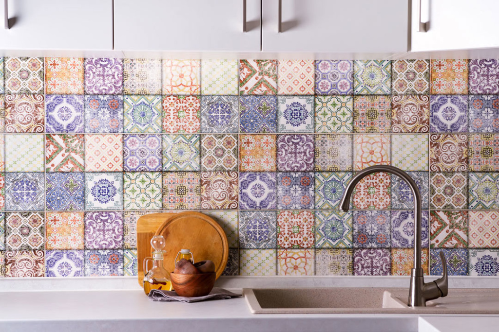 With a wide selection of colors, textures, and sizes in rustic, refined, and casual looks, tile has unlimited applications in a stylish home.